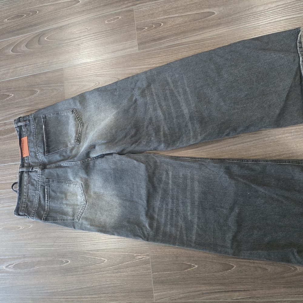 Classic Black Relaxed Fit Jeans